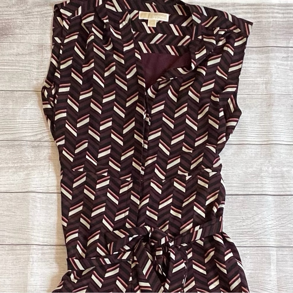 Michael Kors Sleeveless Wide-Leg V-neckline Geometric Print Jumpsuit - Picture 5 of 7